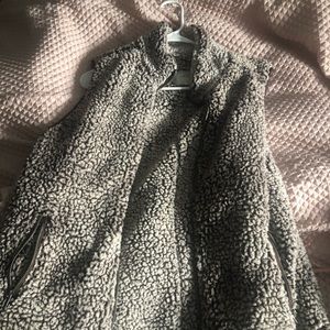 Grey comfy vest. Size large